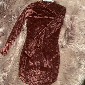 Burgundy mesh pattern dress